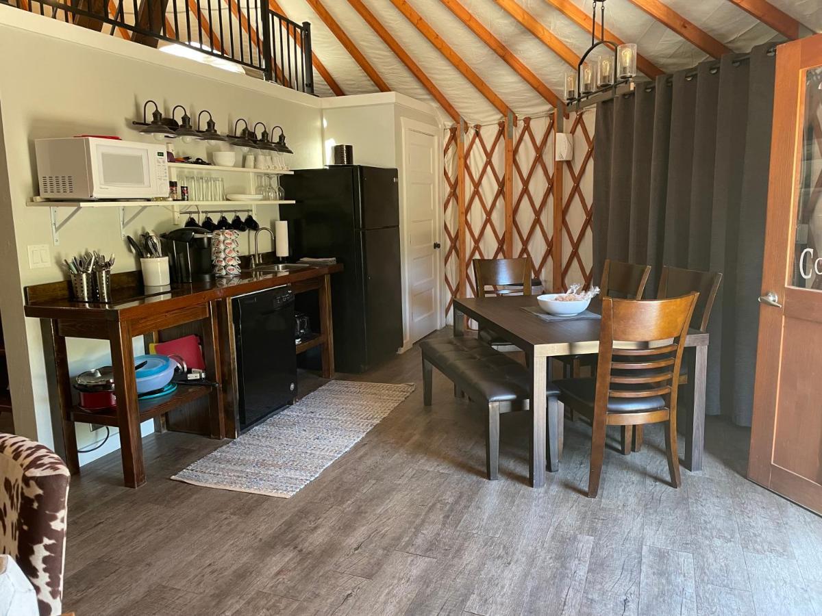 Escalante Yurts - Luxury Lodging Zewnętrze zdjęcie